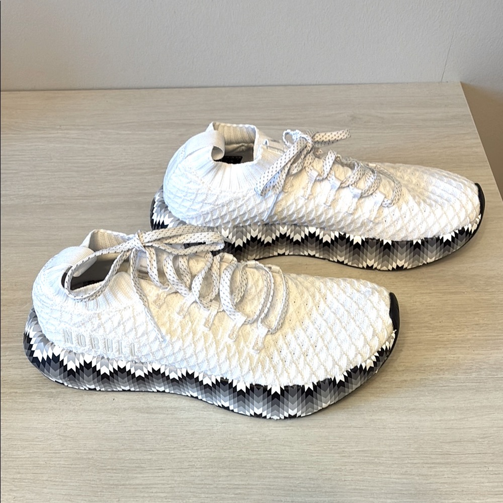 NOBULL KNIT White and Black Athletic Sneakers IN SIZE 7 men 8.5 ladies